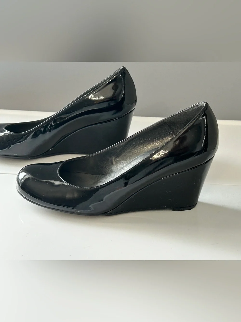 Stuart Weitzman Black Patent Leather Round Toe Wedge Pumps Heels Women's Size 7